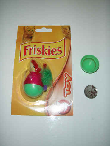 friskies toy.JPG (61333 bytes)